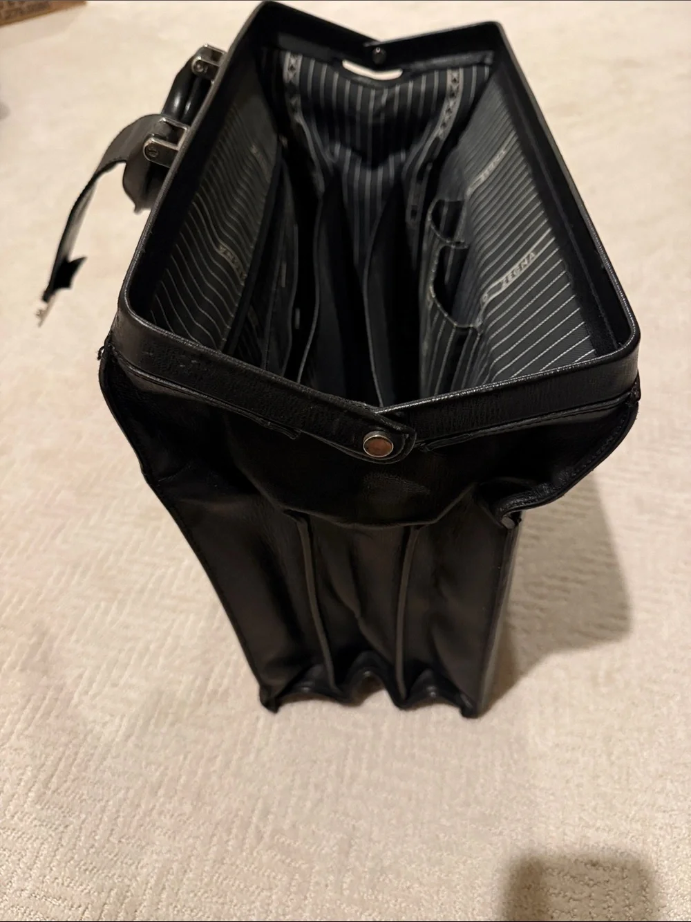 ZEGNA! Black Leather Men's Briefcase - Classic Business Bag